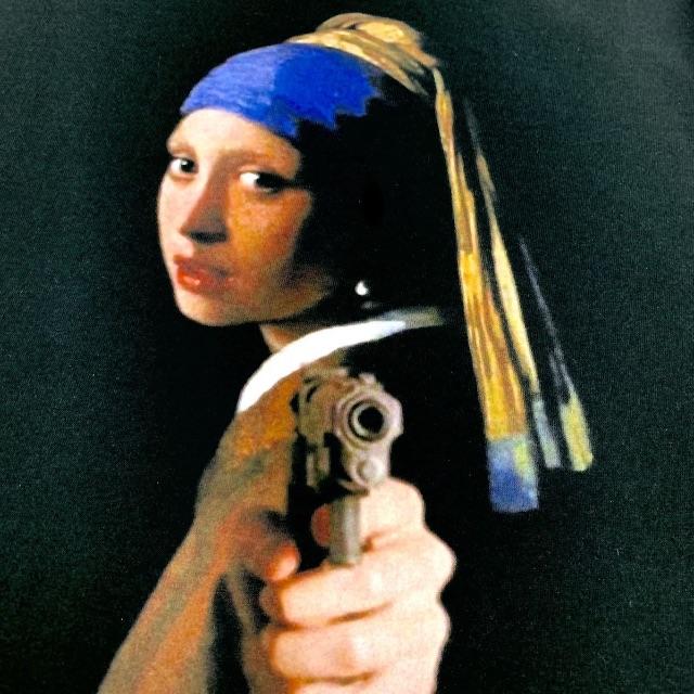 新品 フェルメール 真珠の首飾りの少女 ピストル 銃口 絵画 パロディ ロンT