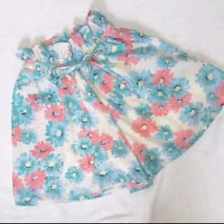 ハニーズ(HONEYS)の花柄ショートパンツ(ショートパンツ)