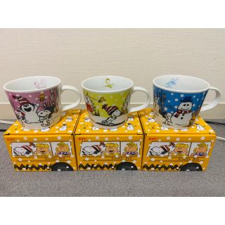 スヌーピー(SNOOPY)のSNOOPY  KFC限定マグカップ ピンク/イエロー/ブルー　新品未使用箱付き(食器)