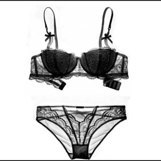 ヴィクトリアズシークレット(Victoria's Secret)の新品未使用ブラアンドショーツ(ブラ&ショーツセット)