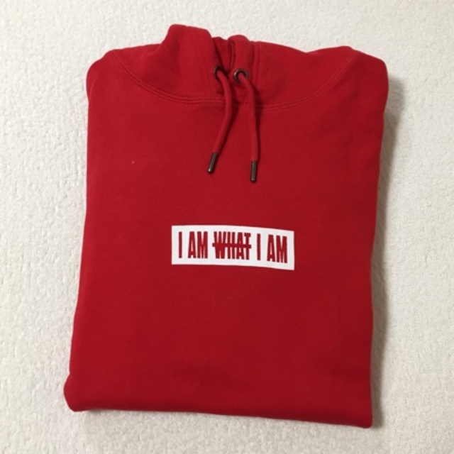 AAA(トリプルエー)のAAA 與真司郎 I AM  WHAT I AM パーカー 赤 エンタメ/ホビーのタレントグッズ(ミュージシャン)の商品写真