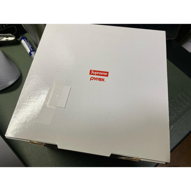 Supreme(シュプリーム)のsupreme Pyrex 計量カップ インテリア/住まい/日用品のキッチン/食器(グラス/カップ)の商品写真