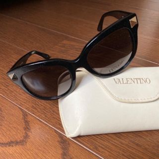 ヴァレンティノ(VALENTINO)の専用取り消しました！ヴァレンティノ　サングラス　(サングラス/メガネ)