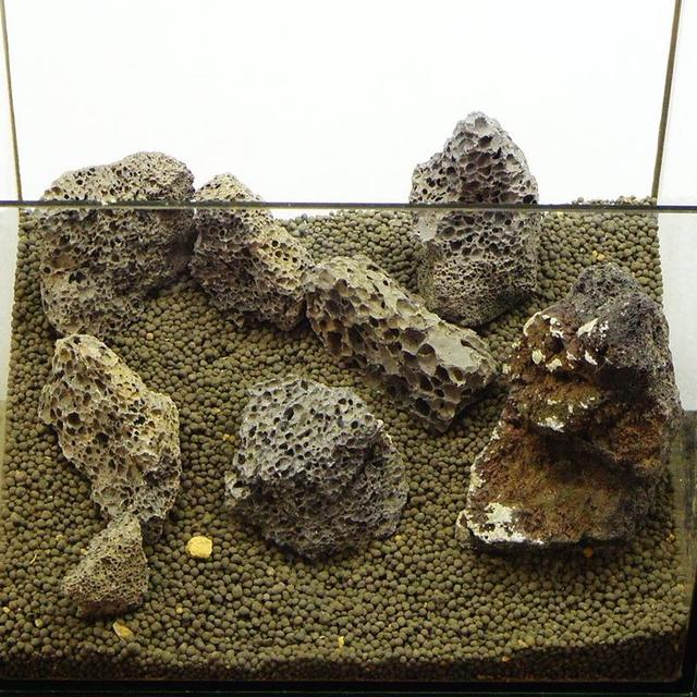 溶岩石 25水槽 4-12cm アクアリウム テラリウム 水槽 YS139 その他のペット用品(アクアリウム)の商品写真