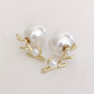 no2038/パールキャッチ付きビジューピアス  (ピアス)