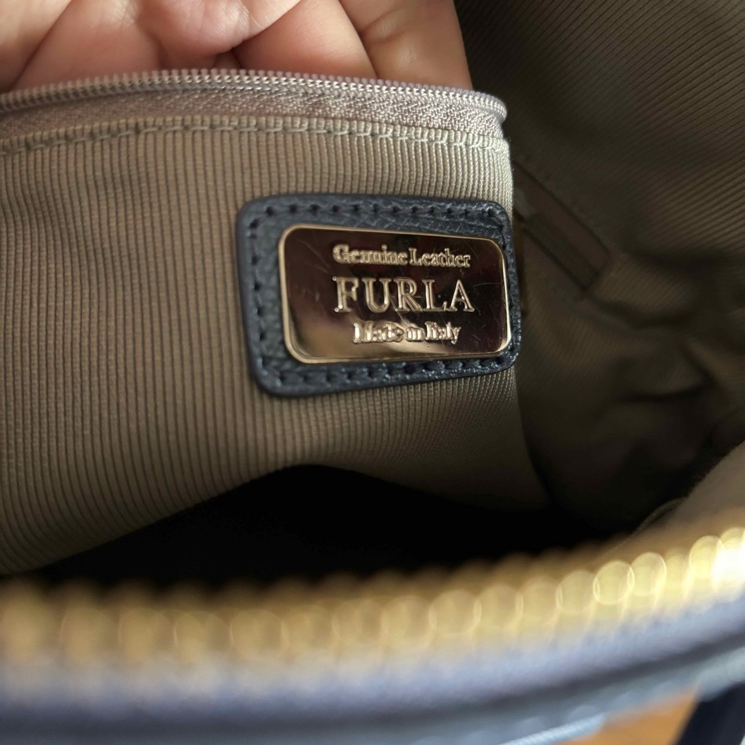 Furla(フルラ)のレアカラー！ FURLA バイパー  Mサイズ レディースのバッグ(ハンドバッグ)の商品写真