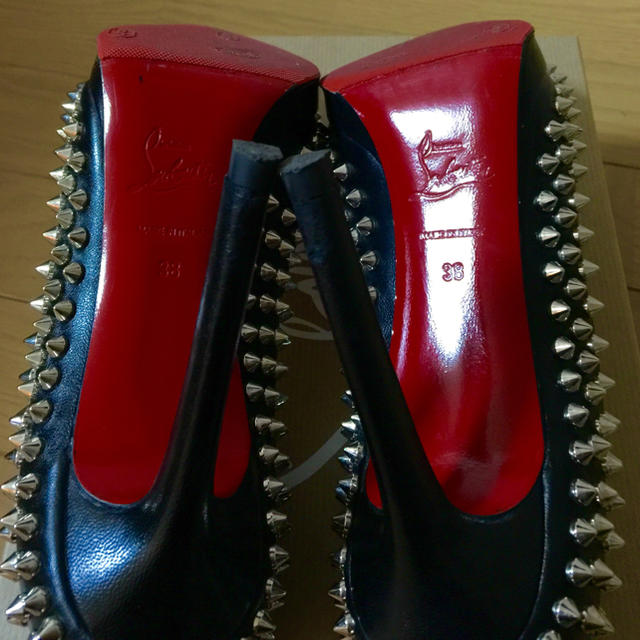 Christian Louboutin(クリスチャンルブタン)のルブタン スパイクパンプス 38 レディースの靴/シューズ(ハイヒール/パンプス)の商品写真