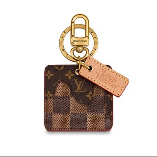 ルイヴィトン(LOUIS VUITTON)の激レア　LV新作 NIGO バッグチャーム＆キーホルダ(バッグチャーム)