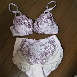 セシール(cecile)のメロンパンさん専用☆花柄ブラジャー&ショーツ2点セット☆(ブラ&ショーツセット)