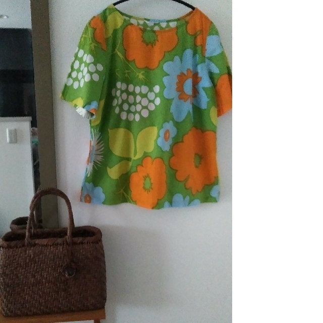 marimekko(マリメッコ)のマリメッコ　花柄　ブラウス レディースのトップス(シャツ/ブラウス(半袖/袖なし))の商品写真