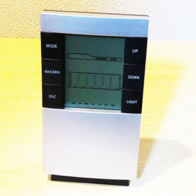 デジタル 置き時計  温度・湿度機能付き 壁掛け可 インテリア/住まい/日用品のインテリア/住まい/日用品 その他(その他)の商品写真