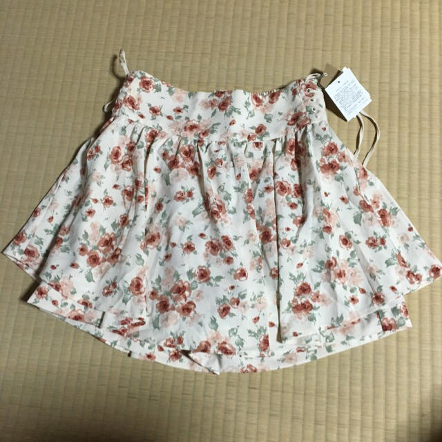 amelier MAJESTIC LEGON(アメリエルマジェスティックレゴン)の花柄キュロット 新品 フリーサイズ レディースのパンツ(キュロット)の商品写真