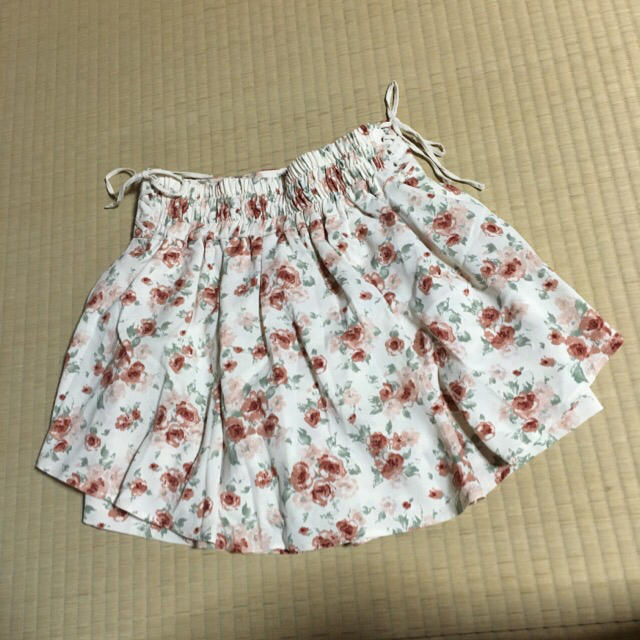 amelier MAJESTIC LEGON(アメリエルマジェスティックレゴン)の花柄キュロット 新品 フリーサイズ レディースのパンツ(キュロット)の商品写真