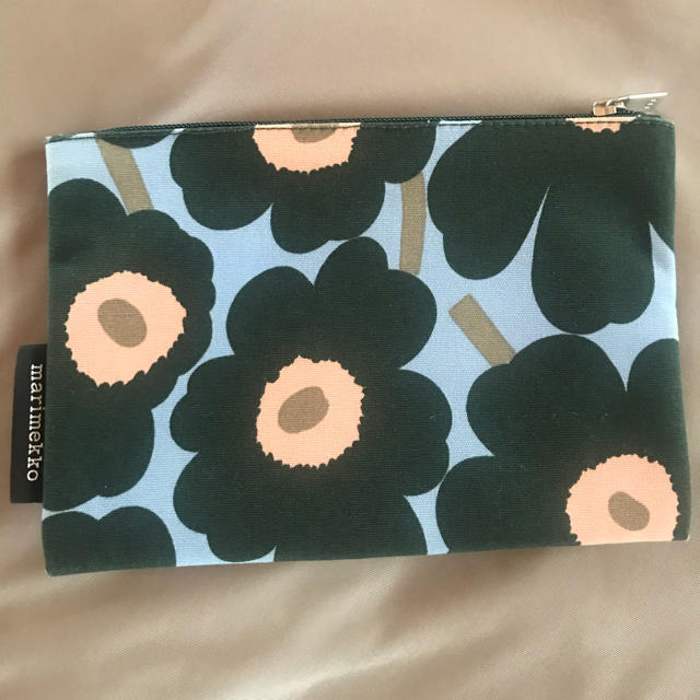 marimekko(マリメッコ)のマリメッコ　ポーチ レディースのファッション小物(ポーチ)の商品写真