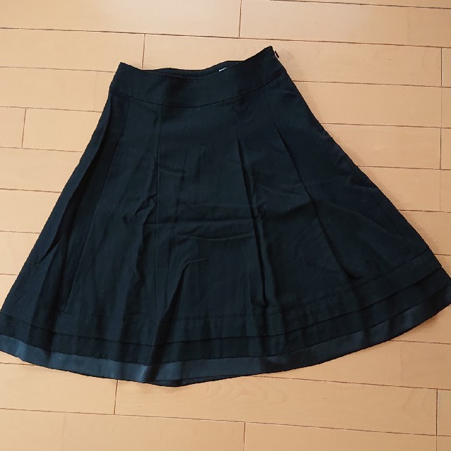 VIAGGIO BLU(ビアッジョブルー)の値下げ！美品★ｳﾞｨｱｯｼﾞｮ ﾌﾞﾙー★  size 0 レディースのスカート(ひざ丈スカート)の商品写真