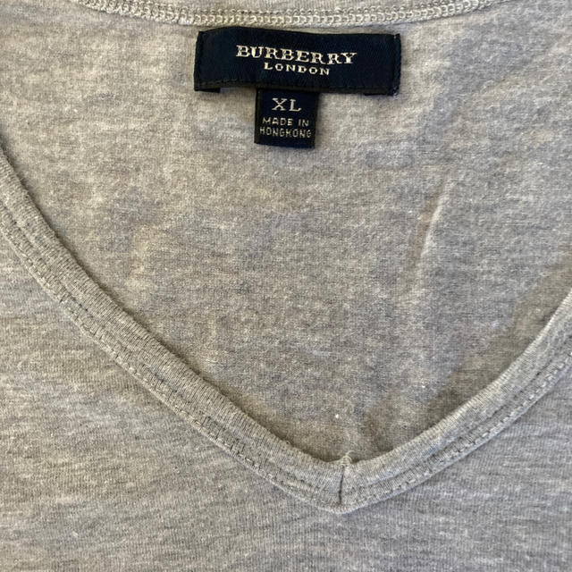 BURBERRY(バーバリー)の★BURBERRY LONDON ★ バーバリー　VネックTシャツ レディースのトップス(Tシャツ(半袖/袖なし))の商品写真