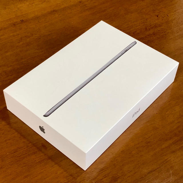 iPad(アイパッド)のiPad WiFiモデル 第6世代 32GB スペースグレイ スマホ/家電/カメラのPC/タブレット(タブレット)の商品写真
