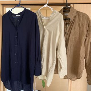 ユニクロ(UNIQLO)の専用　　今期ユニクロシャツ美品(シャツ/ブラウス(長袖/七分))