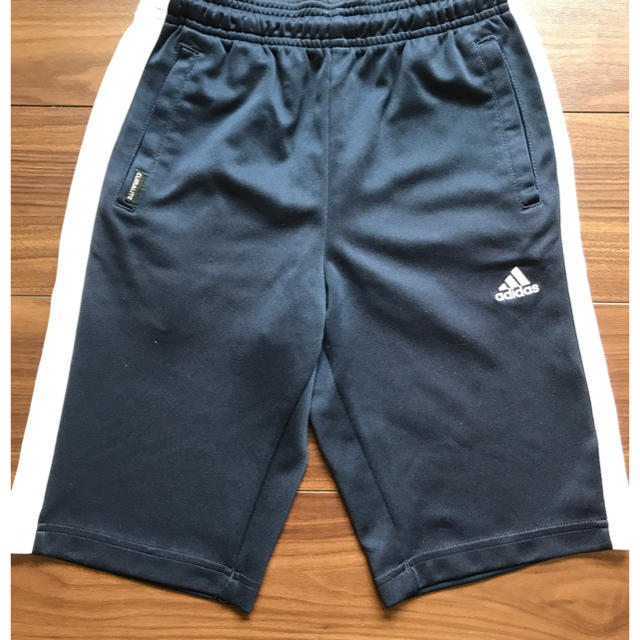 adidas(アディダス)のアディダス  ハーフパンツ　140cm キッズ/ベビー/マタニティのキッズ服女の子用(90cm~)(パンツ/スパッツ)の商品写真