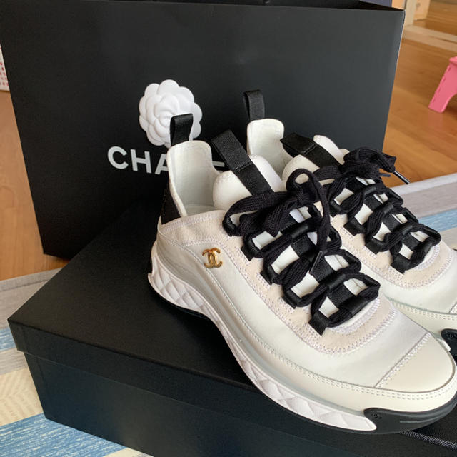 CHANEL/シャネル完売スニーカー/靴/ロゴ入り/新品未使用