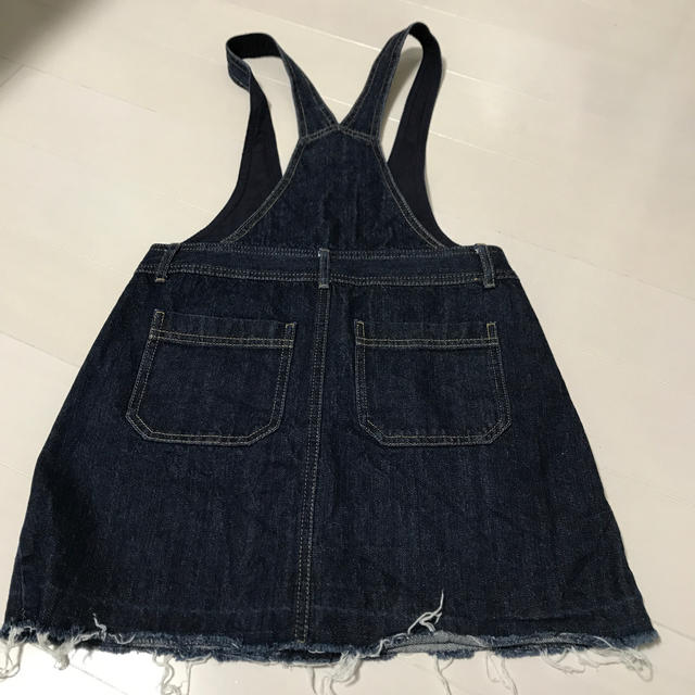 GU(ジーユー)のGU ジャンバースカート キッズ/ベビー/マタニティのキッズ服女の子用(90cm~)(スカート)の商品写真