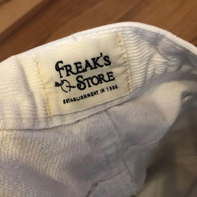 FREAK'S STORE(フリークスストア)のちびまる子様　フリークスストア   コーデュロイ　パンツ　ホワイト　白 レディースのパンツ(カジュアルパンツ)の商品写真