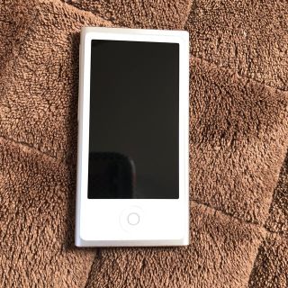 アップル(Apple)のiPod nano 第七世代　シルバー(ポータブルプレーヤー)