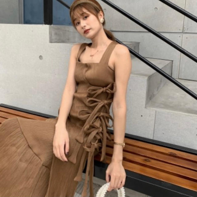 ZARA(ザラ)のBIRTHDAY BASH RIBON BROWN DRESS レディースのワンピース(ひざ丈ワンピース)の商品写真