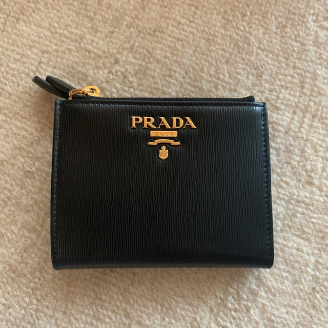 PRADA 二つ折りミニ財布 Wファスナー