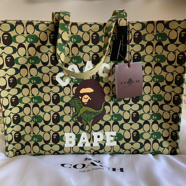 A BATHING APE(アベイシングエイプ)のBAPE×COACHコラボ限定トート メンズのバッグ(トートバッグ)の商品写真