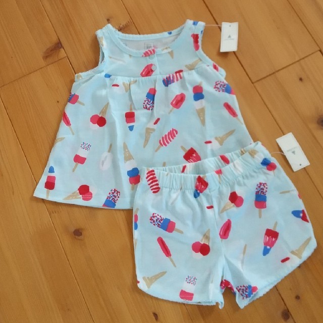 babyGAP(ベビーギャップ)の新品 ベビーギャップ  パジャマセット90 キッズ/ベビー/マタニティのキッズ服女の子用(90cm~)(パジャマ)の商品写真