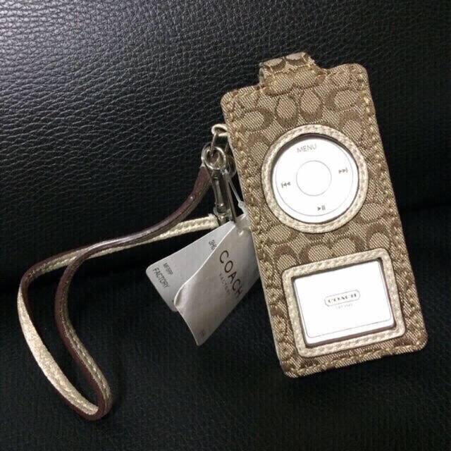 COACH(コーチ)のコーチ iPodケース♪ スマホ/家電/カメラのスマホアクセサリー(iPadケース)の商品写真