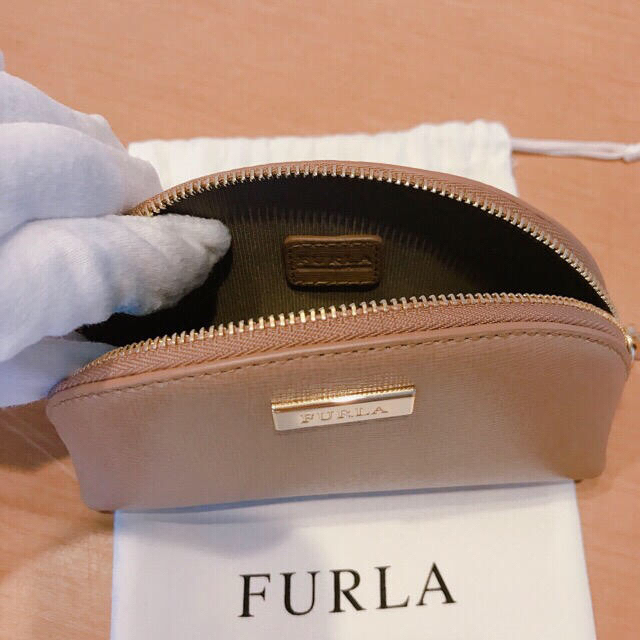 Furla(フルラ)の★最終お値下げ★FURLA フルラ ポーチ　（新品未使用） レディースのファッション小物(ポーチ)の商品写真