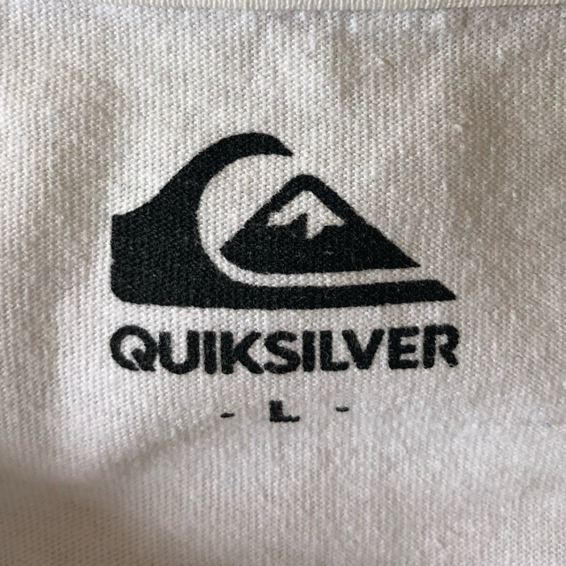 QUIKSILVER(クイックシルバー)のクイックシルバー　白　半袖　メンズ　L メンズのトップス(Tシャツ/カットソー(半袖/袖なし))の商品写真