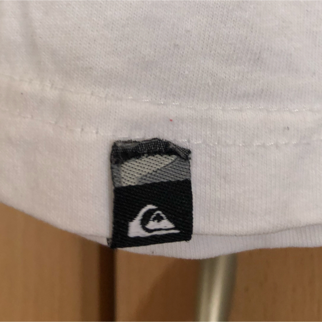 QUIKSILVER(クイックシルバー)のクイックシルバー　白　半袖　メンズ　L メンズのトップス(Tシャツ/カットソー(半袖/袖なし))の商品写真