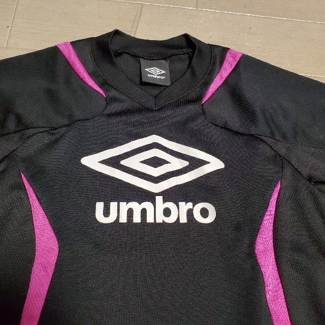 UMBRO(アンブロ)のアンブロ サッカーウェア スポーツ キッズ size130 スポーツ/アウトドアのサッカー/フットサル(ウェア)の商品写真