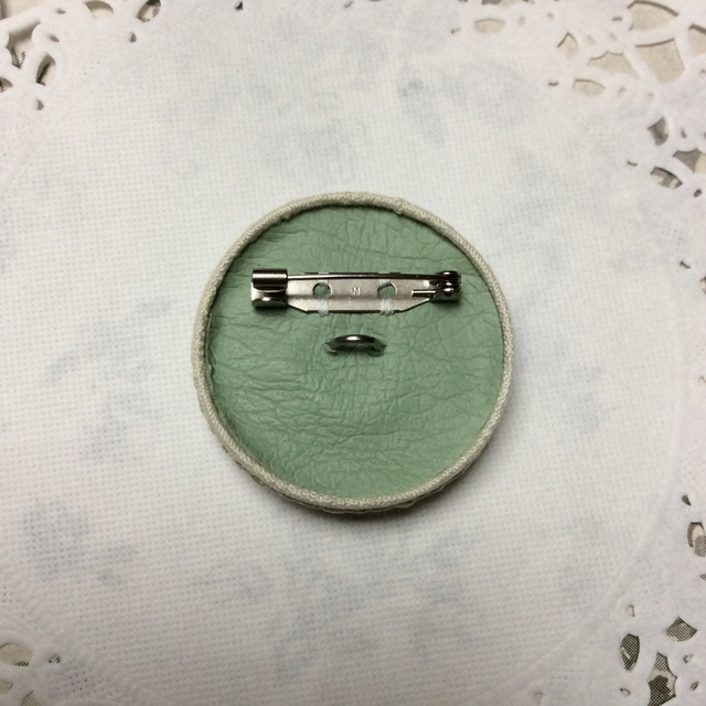 刺繍ブローチ ハンドメイド ハンドメイドのアクセサリー(コサージュ/ブローチ)の商品写真