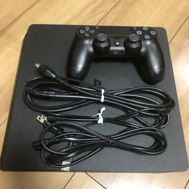 PlayStation4(プレイステーション4)のSONY PlayStation4 本体 CUH-2000AB01 エンタメ/ホビーのゲームソフト/ゲーム機本体(家庭用ゲーム機本体)の商品写真