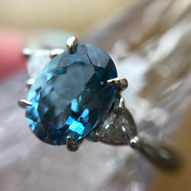 ⭐️美発色の青⭐️サンタマリアアクアマリンリング　大粒1.1ct レディースのアクセサリー(リング(指輪))の商品写真