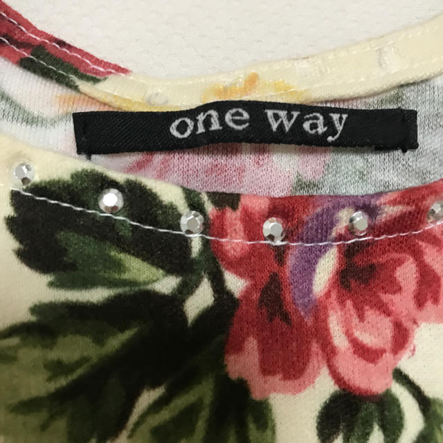 one*way(ワンウェイ)の花柄タンクトップ　ワンウェイ  レディースのトップス(タンクトップ)の商品写真