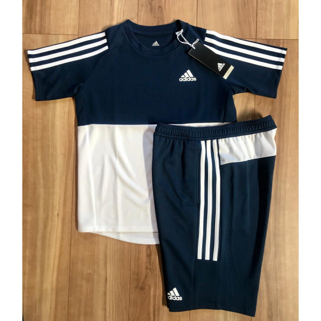 adidas(アディダス)の【新品送料込み】アディダス　140cm セットアップ　シャツ&パンツ　キッズ キッズ/ベビー/マタニティのキッズ服男の子用(90cm~)(Tシャツ/カットソー)の商品写真