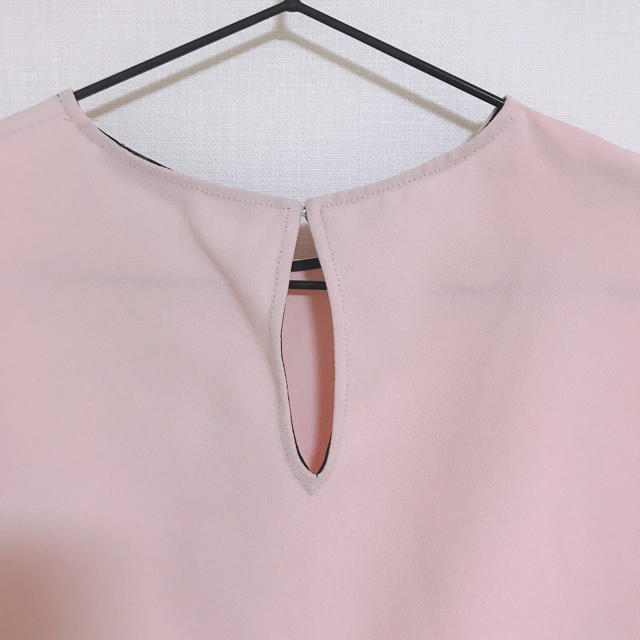 ZARA(ザラ)のZARA ピンク　デザイン　トップス レディースのトップス(カットソー(半袖/袖なし))の商品写真
