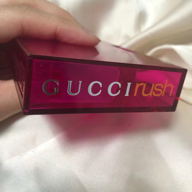 Gucci(グッチ)の香水　GUCCI LUSH 2 コスメ/美容の香水(香水(女性用))の商品写真