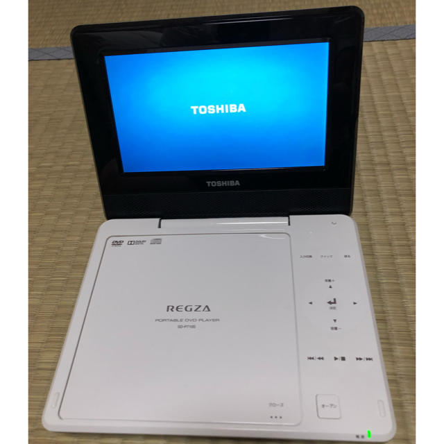 東芝(トウシバ)の東芝 ポータブルDVDプレーヤー REGZA ブルー SDP710SL スマホ/家電/カメラのテレビ/映像機器(DVDプレーヤー)の商品写真