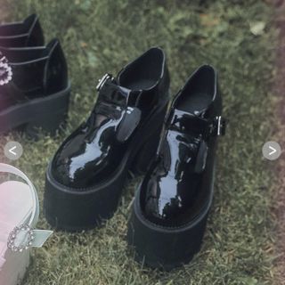 バブルス(Bubbles)の♡期間限定価格♡BUBBLES エナメルTストラップシューズ 38(ハイヒール/パンプス)