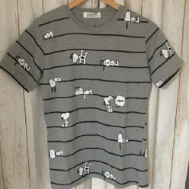 PEANUTS(ピーナッツ)のお値下げ♪メンズ S スヌーピー ボーダー Tシャツ グレー  SNOOPY メンズのトップス(Tシャツ/カットソー(半袖/袖なし))の商品写真