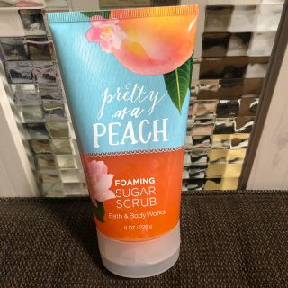 バスアンドボディーワークス(Bath & Body Works)のBath&Body Works PRETTY AS A PEACHボディスクラブ(ボディスクラブ)