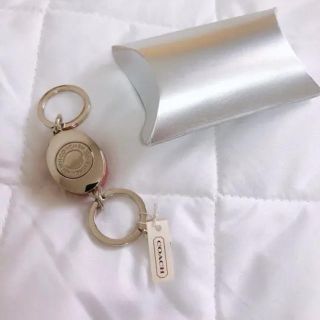 コーチ(COACH)の【お値下げ中】新品・未使用　COACH コーチ　キーホルダー　キーリング(キーホルダー)