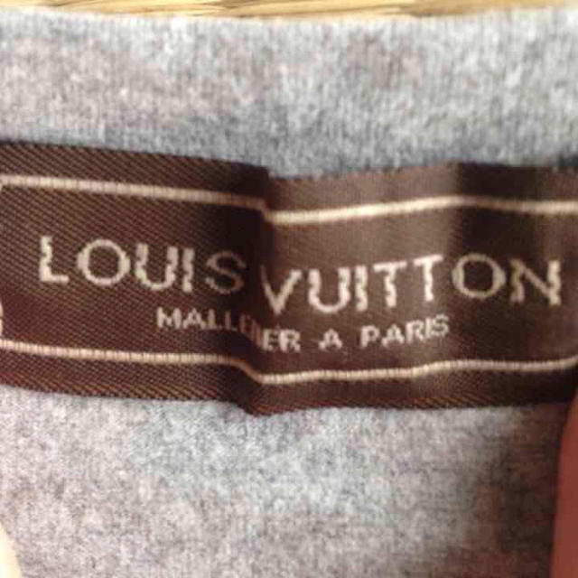 LOUIS VUITTON(ルイヴィトン)のルイヴィトン T-シャツ専用！ レディースのトップス(Tシャツ(半袖/袖なし))の商品写真