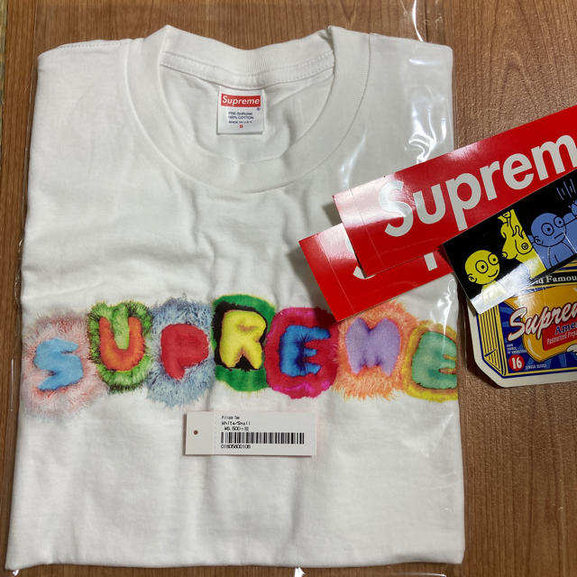 SUPREME supreme シュプリーム　Ｔシャツ Sサイズ　新品　正規品